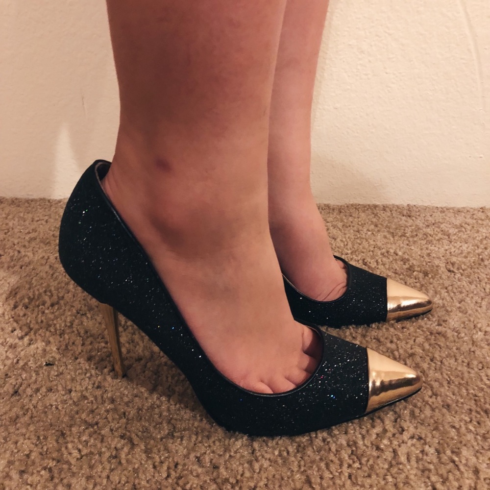COSMOPOLITAN SPARKLY HIGH HEELS